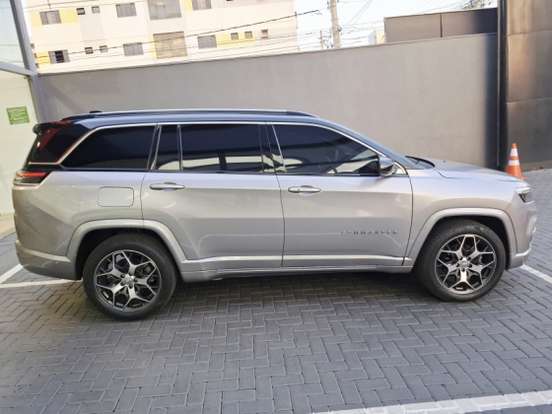 JEEP-COMMANDER-2025