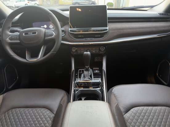 JEEP-COMMANDER-2022