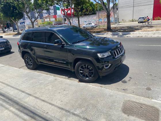 JEEP GRAND CHEROKEE 3.6 LAREDO 4X4 V6 24V GASOLINA 4P AUTOMÁTICO