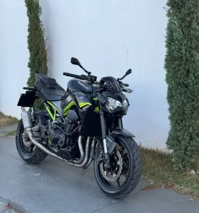 KAWASAKI Z900 