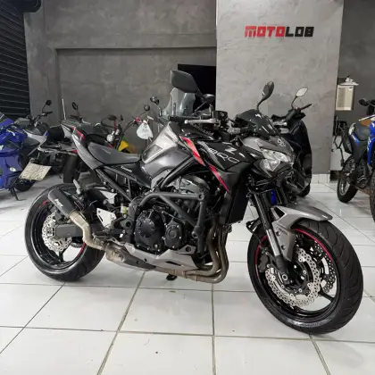 KAWASAKI Z900 