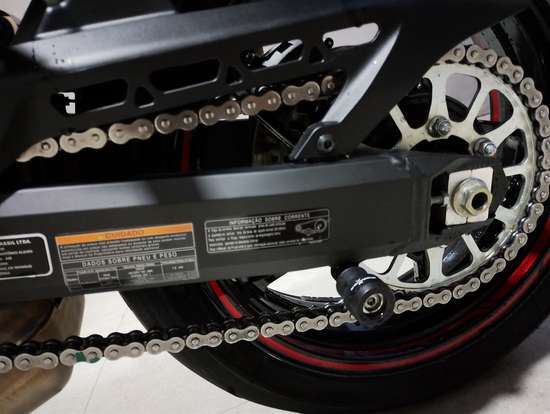 KAWASAKI-Z900-2025