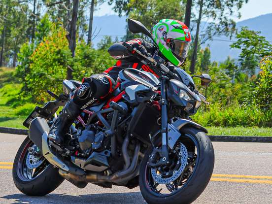KAWASAKI-Z900 KAWASAKI-Z900-2025