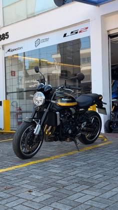 KAWASAKI Z900RS 