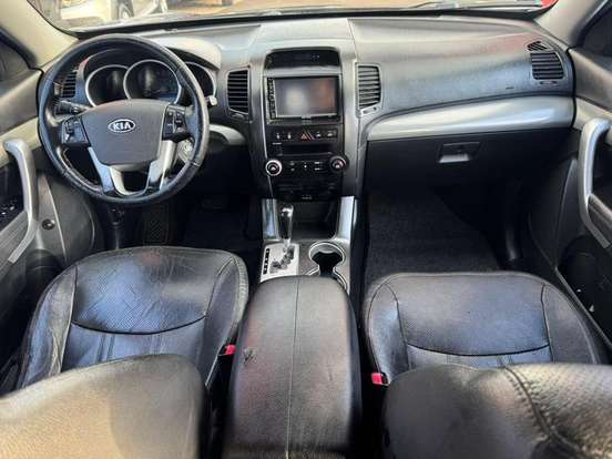 KIA-SORENTO-2.4 16V GASOLINA EX 7L 4WD AUTOMÁTICO KIA-SORENTO-2010