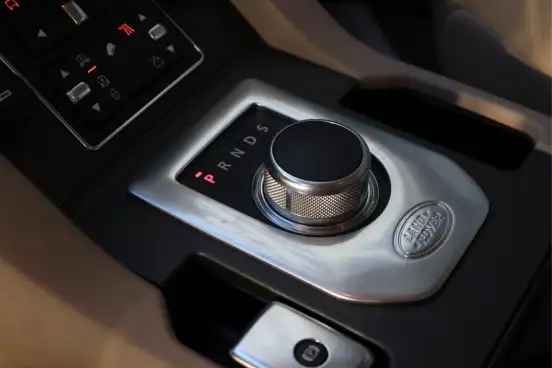 LAND ROVER-DISCOVERY 4-2014