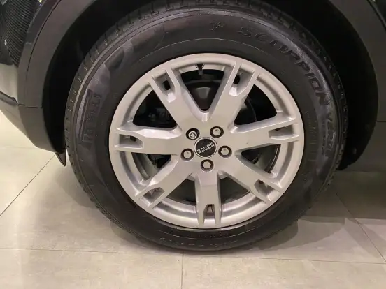 LAND ROVER-RANGE ROVER EVOQUE-2.0 PURE 4WD 16V GASOLINA 4P AUTOMÁTICO LAND ROVER-RANGE ROVER EVOQUE-2011
