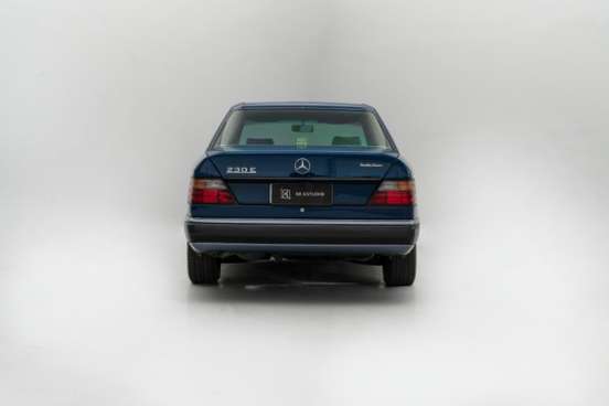 MERCEDES-BENZ-230 E-2.3 8V GASOLINA 4P AUTOMÁTICO MERCEDES-BENZ-230 E-1990