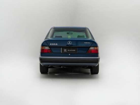 MERCEDES-BENZ-230 E-2.3 8V GASOLINA 4P AUTOMÁTICO MERCEDES-BENZ-230 E-1990