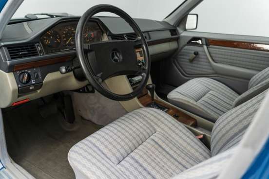 MERCEDES-BENZ-230 E-2.3 8V GASOLINA 4P AUTOMÁTICO MERCEDES-BENZ-230 E-1990
