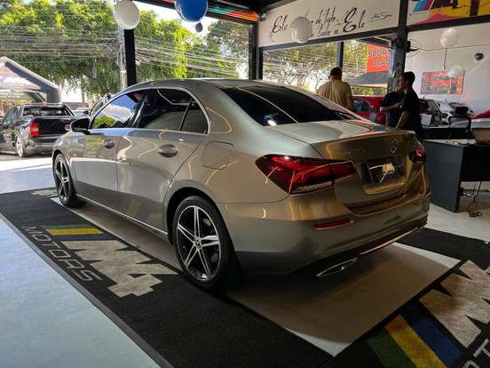 MERCEDES-BENZ-A 200-2019
