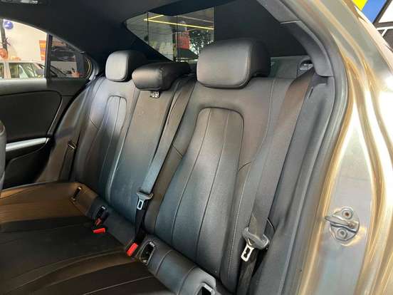 MERCEDES-BENZ-A 200-2019