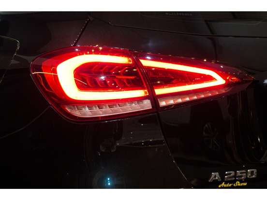 MERCEDES-BENZ-A 250-2019