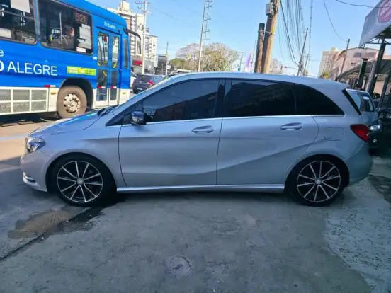 MERCEDES-BENZ-B 200-2012