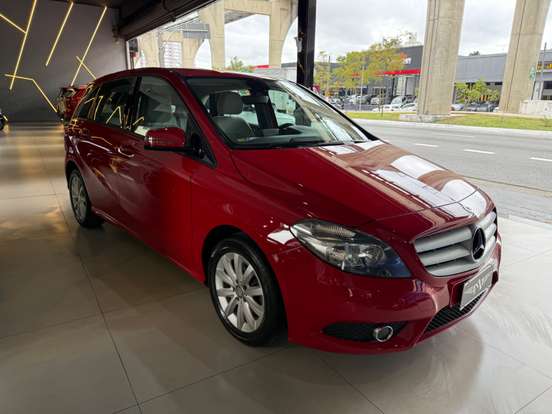 MERCEDES-BENZ-B 200-1.6 SPORT TURBO GASOLINA 4P AUTOMÁTICO MERCEDES-BENZ-B 200-2013