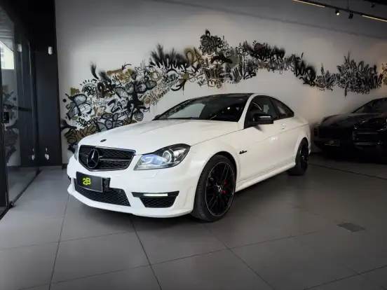 MERCEDES-BENZ-C 63 AMG-6.2 V8 GASOLINA COUPÉ MCT MERCEDES-BENZ-C 63 AMG-2012