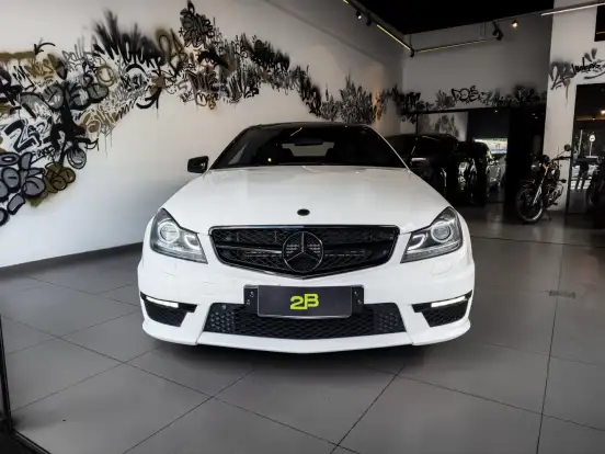 MERCEDES-BENZ-C 63 AMG-2012