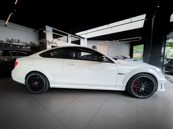MERCEDES-BENZ-C 63 AMG-2012