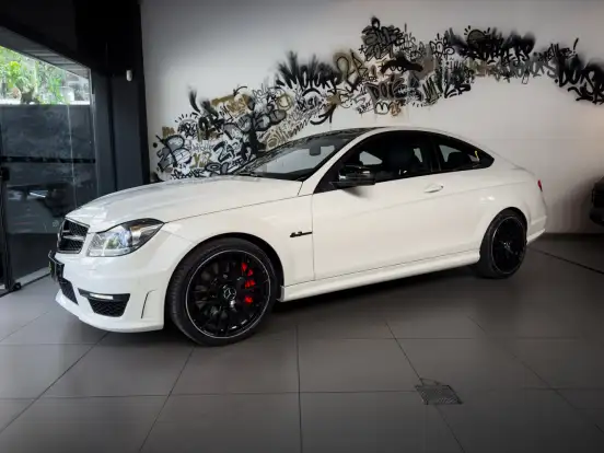 MERCEDES-BENZ-C 63 AMG-6.2 V8 GASOLINA COUPÉ MCT MERCEDES-BENZ-C 63 AMG-2012
