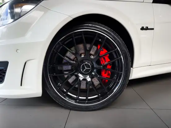 MERCEDES-BENZ-C 63 AMG-6.2 V8 GASOLINA COUPÉ MCT MERCEDES-BENZ-C 63 AMG-2012