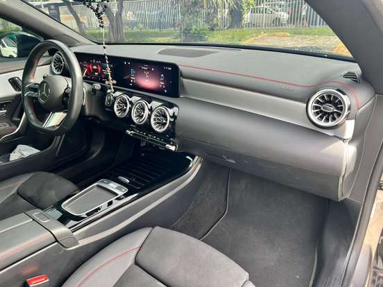 MERCEDES-BENZ-CLA 200-2024