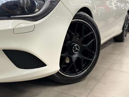 MERCEDES-BENZ-CLA 200-2015