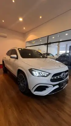 MERCEDES-BENZ-GLA 200-2024