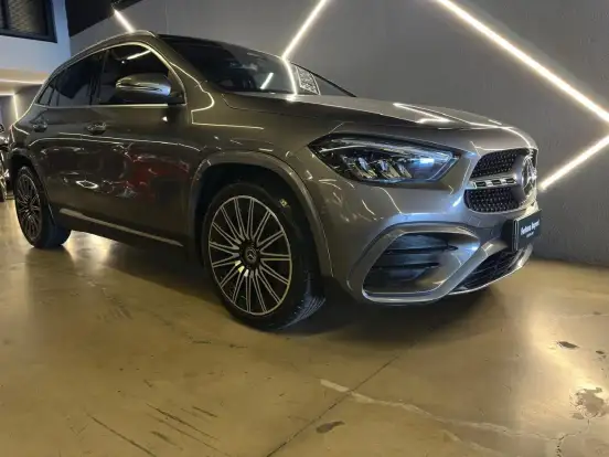 MERCEDES-BENZ-GLA 200-2025