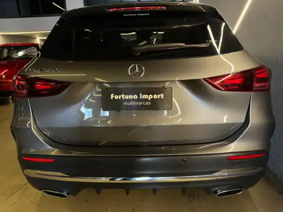 MERCEDES-BENZ-GLA 200-2025
