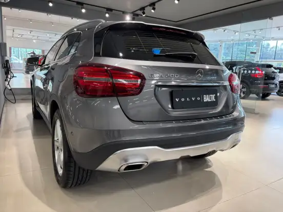 MERCEDES-BENZ-GLA 200-2018