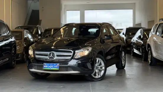 MERCEDES-BENZ-GLA 200-2015