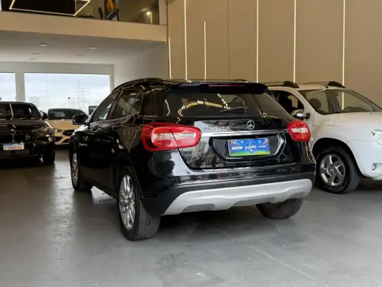 MERCEDES-BENZ-GLA 200-1.6 CGI STYLE 16V TURBO FLEX 4P AUTOMÁTICO MERCEDES-BENZ-GLA 200-2015