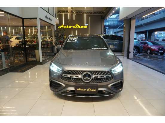 MERCEDES-BENZ-GLA 200-2024