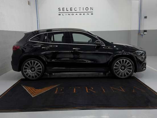MERCEDES-BENZ-GLA 200-2025