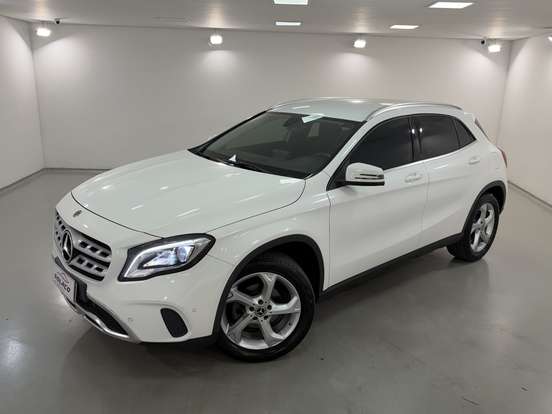 MERCEDES-BENZ-GLA 200-2019