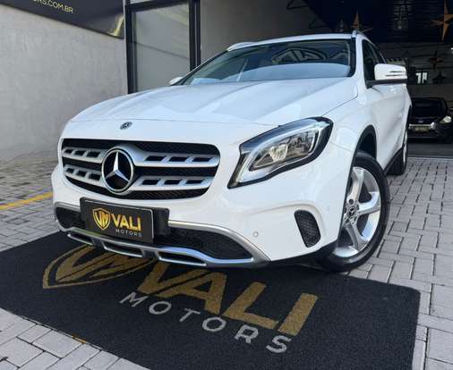 MERCEDES-BENZ-GLA 200-2019