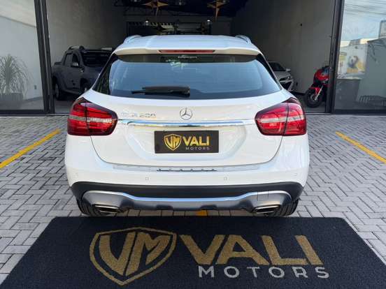 MERCEDES-BENZ-GLA 200-1.6 CGI FLEX ADVANCE 7G-DCT MERCEDES-BENZ-GLA 200-2019