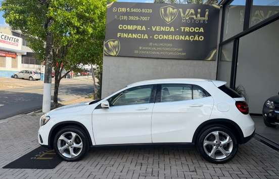 MERCEDES-BENZ-GLA 200-2019