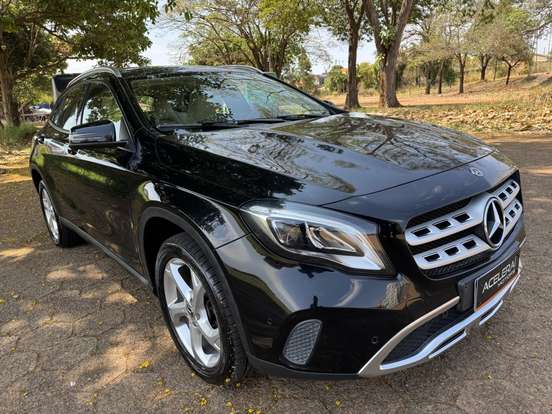 MERCEDES-BENZ-GLA 200-2019