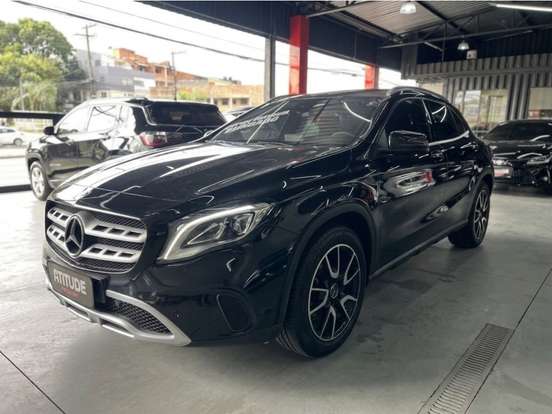 MERCEDES-BENZ-GLA 200-2019