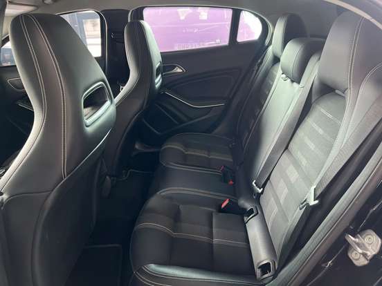 MERCEDES-BENZ-GLA 200-2019