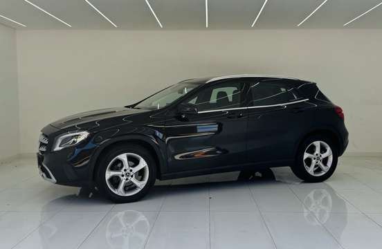MERCEDES-BENZ-GLA 200-2017