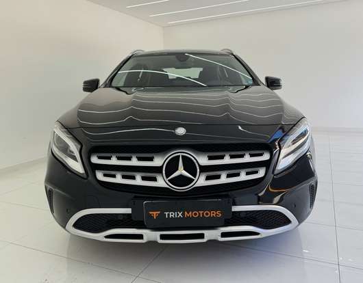 MERCEDES-BENZ-GLA 200-2017