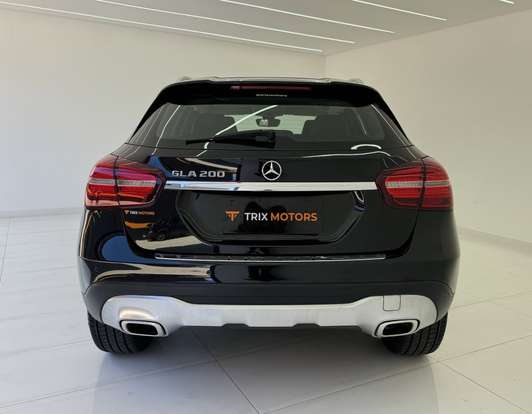 MERCEDES-BENZ-GLA 200-2017