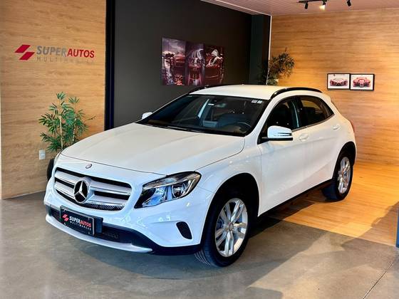 Mercedes-Benz GLA 200 1.6 CGI Style 16V Turbo Flex 4P Automático