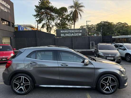 MERCEDES-BENZ-GLA 250-2017
