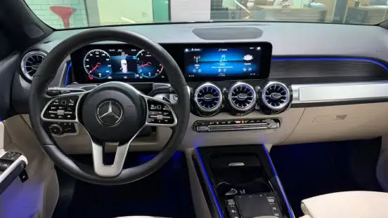 MERCEDES-BENZ-GLB 200-2022