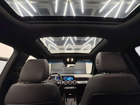 MERCEDES-BENZ-GLB 200-2021