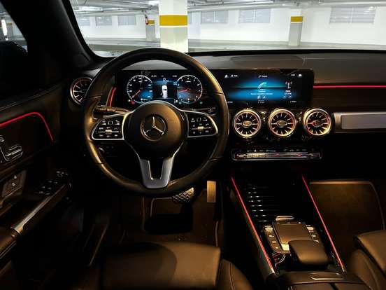 MERCEDES-BENZ-GLB 200-2021