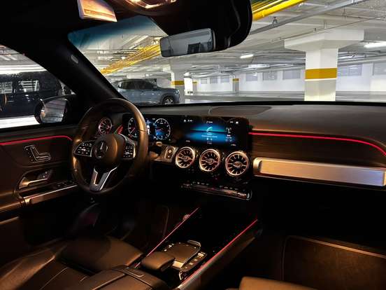 MERCEDES-BENZ-GLB 200-2021